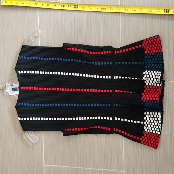 BCBGMAXAZRIA Laure Geometric Knit Jacquard Peplum Top - Picture 13 of 17